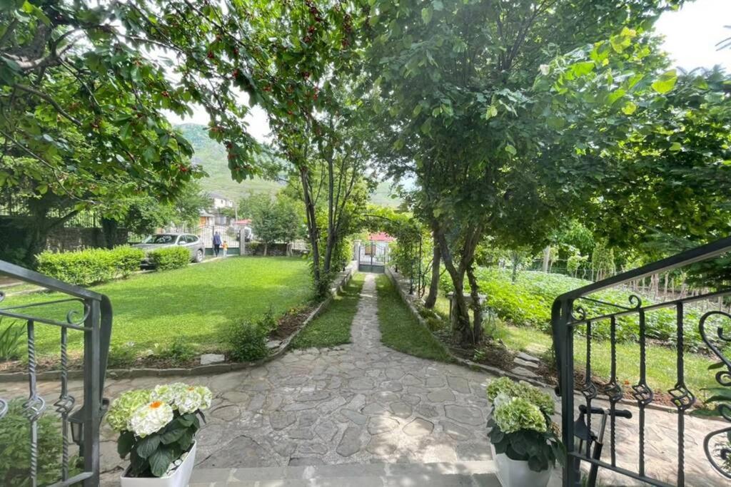 Bujtina Cakuli, - Erseke
